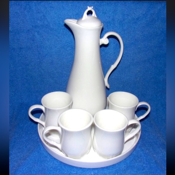 Lillian Vernon Tea Set - Picture 1 of 9